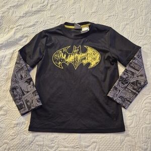 Batman boys size 6/7 printed logo Batman shirt VGUC